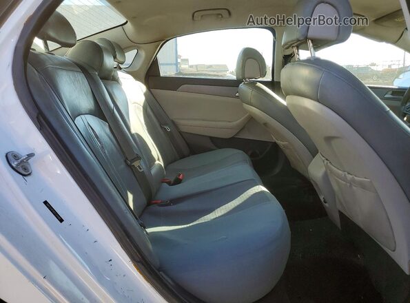 5NPE24AF8GH334980 2016 HYUNDAI SONATA White Rear seats view