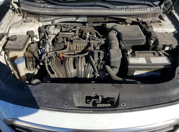 5NPE24AF8GH334980 2016 HYUNDAI SONATA White Rear interior view