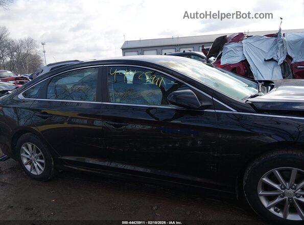 5NPE24AF8JH592309 2018 HYUNDAI SONATA Black Սալոնի հետևի տեսք