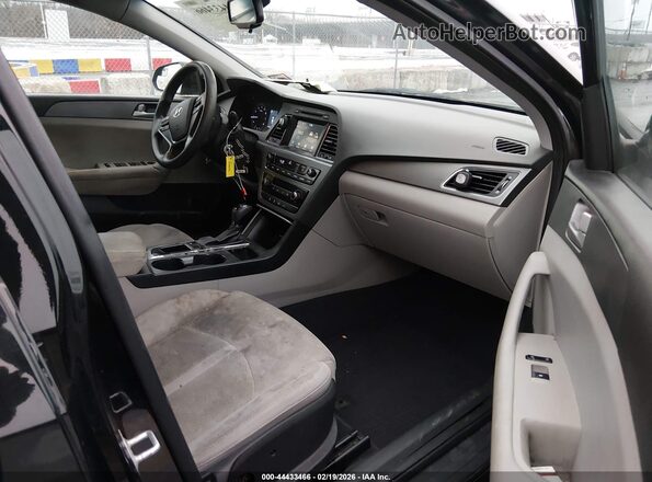 5NPE24AF9GH314897 2016 HYUNDAI SONATA Black Front interior view