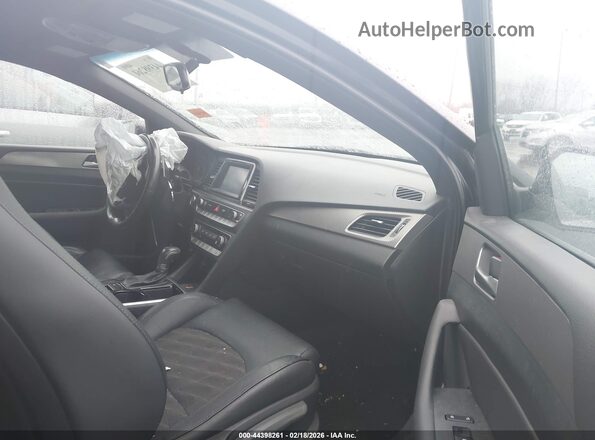 5NPE34AF0JH680154 2018 HYUNDAI SONATA Черный Вид салона спереди