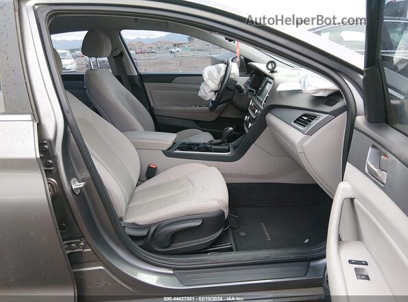 5NPE34AF2JH626919 2018 HYUNDAI SONATA Gray წინა სალონის ხედი