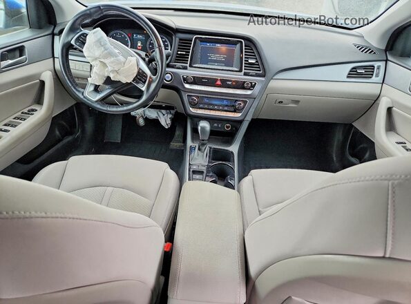 5NPE34AF4KH741815 2019 HYUNDAI SONATA Blue Widok deski rozdzielczej
