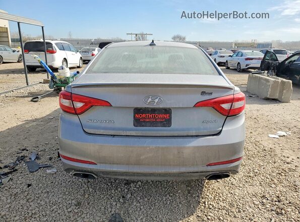 5NPE34AF8GH340694 2016 HYUNDAI SONATA Серебряный Вид сзади