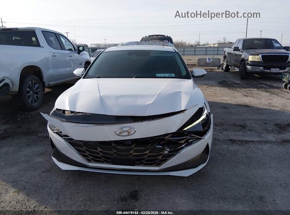 5NPLP4AG5MH000161 2021 HYUNDAI ELANTRA Белый Вид задней части салона