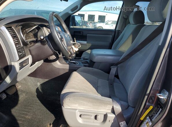 5TDBY5G17JS158721 2018 TOYOTA SEQUOIA Серый Вид салона спереди