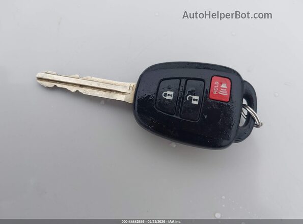 5TDBZRFH5KS921128 2019 TOYOTA LE Красный Вид панели приборов
