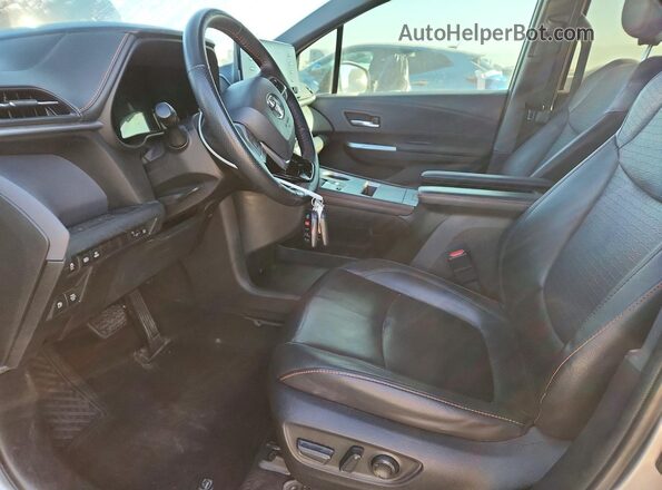 5TDDRKEC8MS069916 2021 TOYOTA SIENNA Silver Вид салону спереду