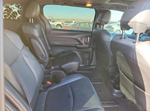 5TDDRKEC8MS069916 2021 TOYOTA SIENNA Silver Вид задньої частини салону