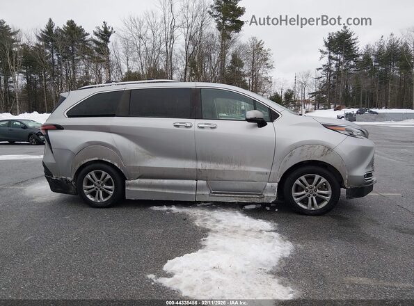 5TDESKFC0MS031118 2021 TOYOTA SIENNA Silver Вид задньої частини салону