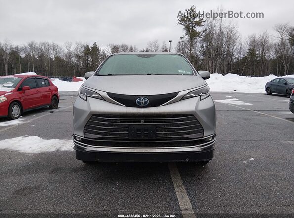 5TDESKFC0MS031118 2021 TOYOTA SIENNA Silver Вид щитка приладів