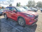 2023 Toyota Highlander Hybrid Platinum Red vin: 5TDFARAH5PS522209