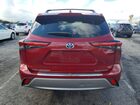 2023 Toyota Highlander Hybrid Platinum Red vin: 5TDFARAH5PS522209