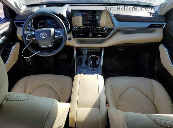 5TDFZRBH8MS111180 2021 TOYOTA HIGHLANDER Red Vista del salpicadero