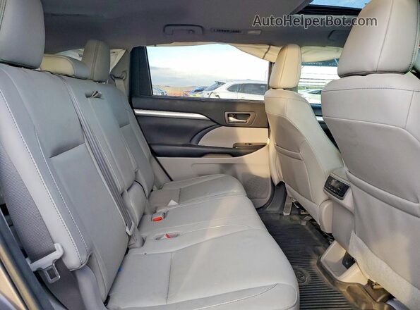 5TDJZRFH0JS542497 2018 TOYOTA HIGHLANDER Gray Widok tylnych siedzeń