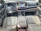 2019 Toyota Highlander Se Gray vin: 5TDJZRFH3KS957041