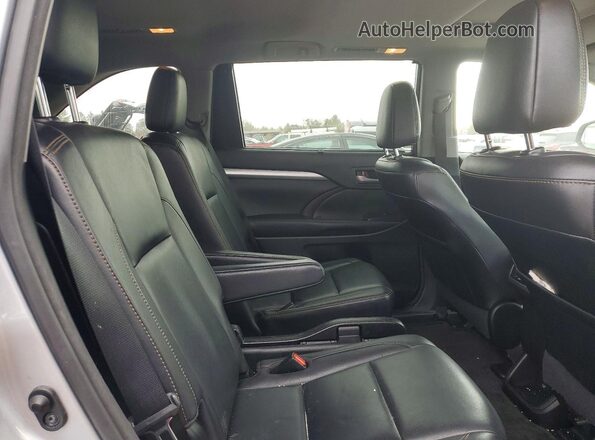 5TDJZRFH4HS362269 2017 TOYOTA HIGHLANDER Серебряный Вид задних сидений