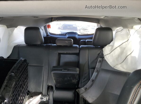 5TDJZRFH8JS531652 2018 TOYOTA HIGHLANDER Black Rear seats view