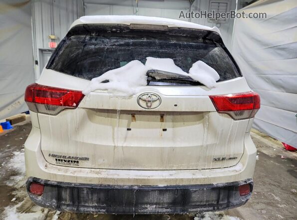 5TDJZRFH9JS526931 2018 TOYOTA HIGHLANDER White უკანა ხედი
