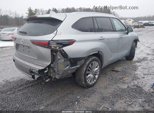 5TDKDRBH7SS582554 2025 TOYOTA HIGHLANDER Серебряный Задняя правая четверть