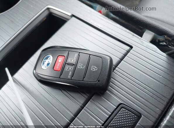 5TDKRKEC6SS239310 2025 TOYOTA LE Белый Вид панели приборов