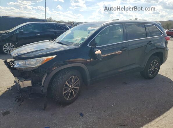 5TDKZRFH3HS525529 2017 TOYOTA HIGHLANDER Черный Передняя левая четверть