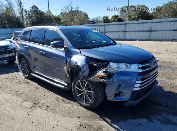 5TDKZRFH7JS260197 2018 TOYOTA HIGHLANDER Blue Front right