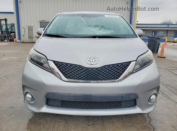 5TDXK3DC1GS711339 2016 TOYOTA SIENNA Серебряный Вид спереди