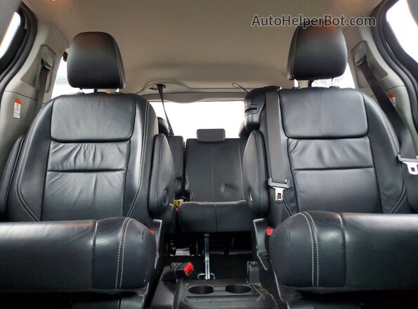 5TDXK3DC1GS711339 2016 TOYOTA SIENNA Серебряный Вид задних сидений