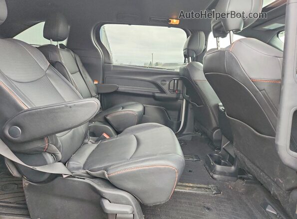 5TDXRKEC0PS170434 2023 TOYOTA SIENNA Silver უკანა სალონის ხედი