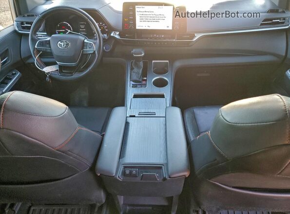 5TDXRKEC7MS043627 2021 TOYOTA SIENNA Silver Widok deski rozdzielczej