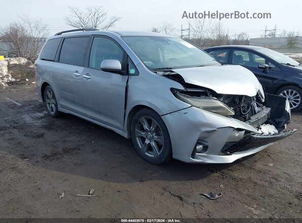 5TDXZ3DC7JS919096 2018 TOYOTA SIENNA Silver Przód prawy