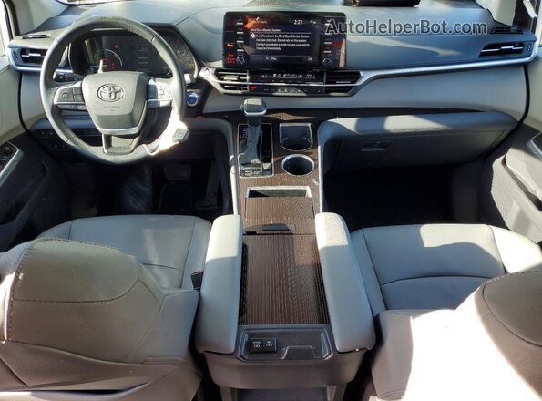 5TDYRKEC3PS157312 2023 TOYOTA SIENNA Серебряный Вид панели приборов