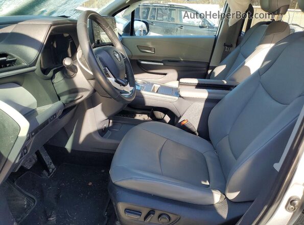 5TDYRKEC3PS157312 2023 TOYOTA SIENNA Серебряный Вид салона спереди