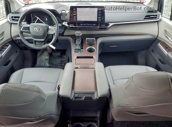 5TDYRKEC5NS125636 2022 TOYOTA SIENNA Red Vista del salpicadero