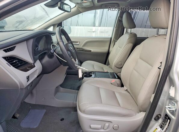 5TDYZ3DC0LS049733 2020 TOYOTA SIENNA Silver Front interior view