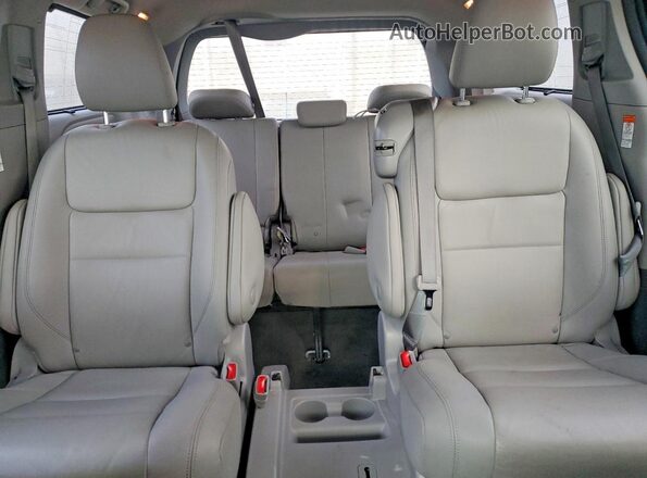 5TDYZ3DC0LS049733 2020 TOYOTA SIENNA Silver Rear seats view