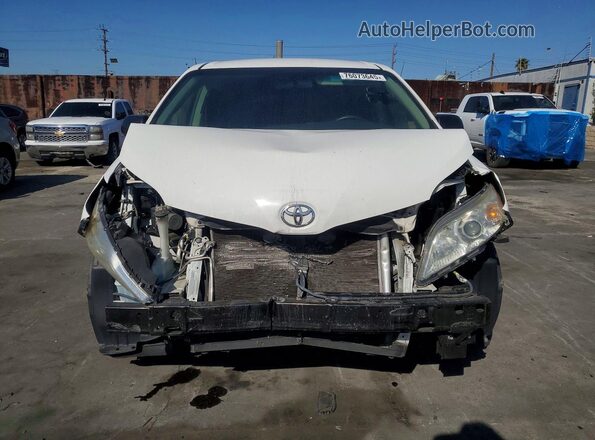 5TDZZ3DC2HS853897 2017 TOYOTA SIENNA Белый Вид спереди