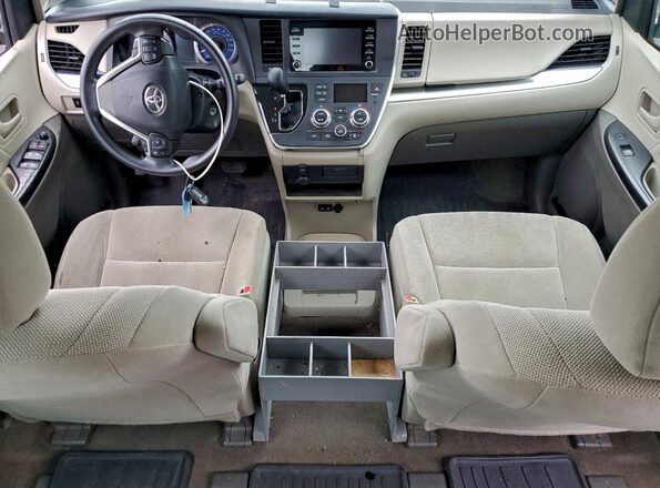 5TDZZ3DCXJS954160 2018 TOYOTA SIENNA Коричневый Вид панели приборов