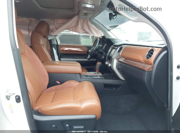 5TFAY5F12KX866934 2019 TOYOTA TUNDRA White Front interior view