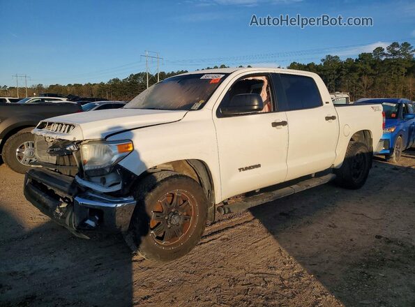 5TFEM5F16GX104517 2016 TOYOTA TUNDRA Белый Передняя левая четверть