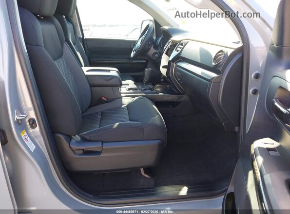 5TFEY5F14KX251223 2019 TOYOTA TUNDRA Gray Vista interior delantera