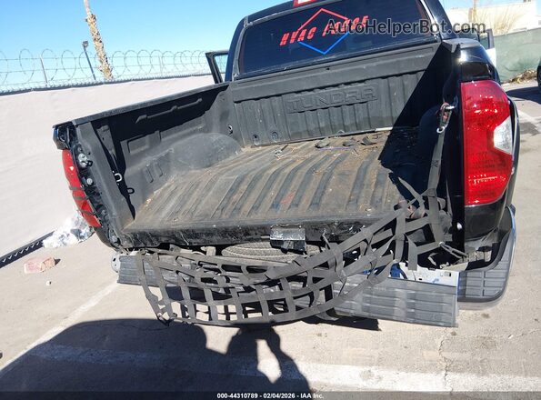 5TFEY5F1XHX227226 2017 TOYOTA TUNDRA Черный Вид спереди