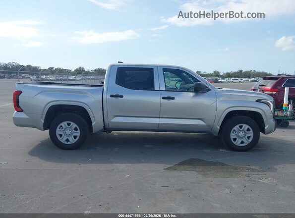 5TFKB5DB2TX359387 2026 TOYOTA TUNDRA Silver Вид задньої частини салону