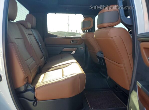 5TFMA5DB4TX339606 2026 TOYOTA TUNDRA Белый Вид задних сидений