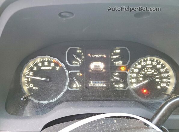 5TFRM5F15KX137969 2019 TOYOTA LE Белый Вид щитка приборов
