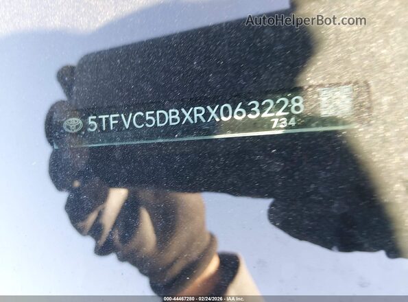 5TFVC5DBXRX063228 2024 TOYOTA TUNDRA HYBRID Silver 