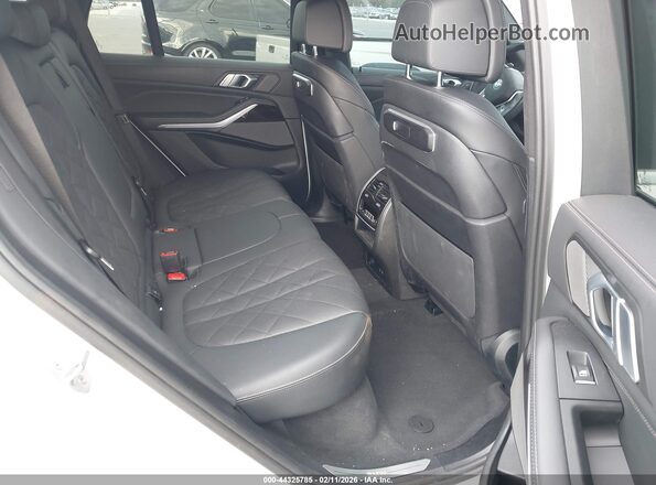 5UX13EU06R9V10220 2024 BMW X5 Белый Вид наклейки с VIN-кодом