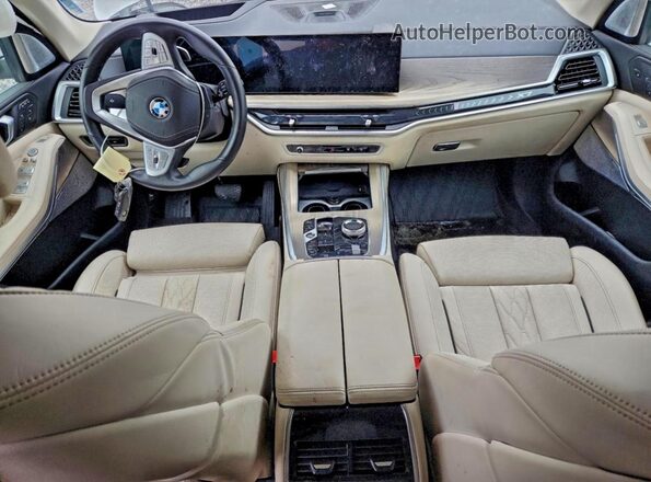 5UX23EM01R9T90024 2024 BMW X7 White Vista del salpicadero