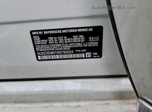 5UX23EM01R9T90024 2024 BMW X7 White Vista del compartimento del motor